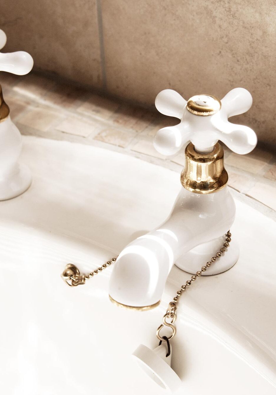 bathroom sink resurfacing